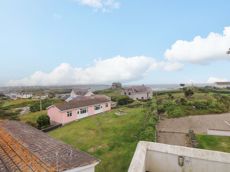 A view of houses and garden at Sea Views No 8 Plas Darien Trearddur Bay