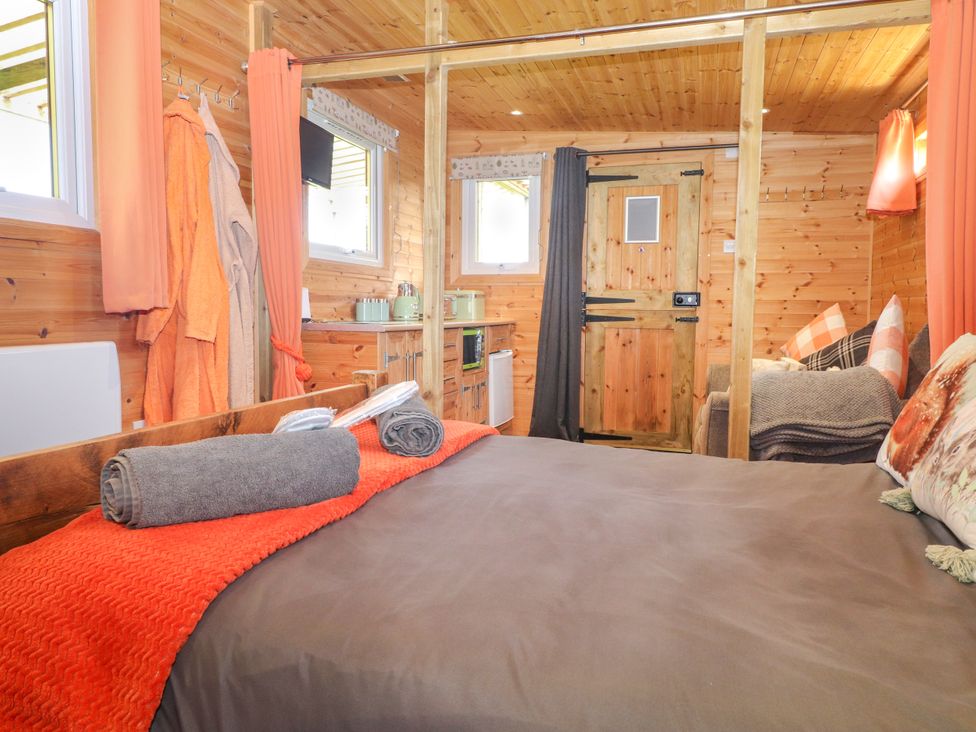 The Cabin - Anglesey - 1175829 - thumbnail photo 7