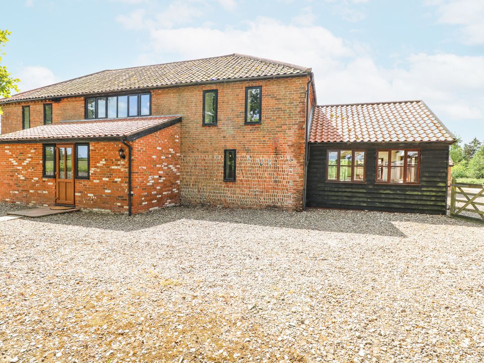 Lakeside Barn - Norfolk - 1175842 - thumbnail photo 3