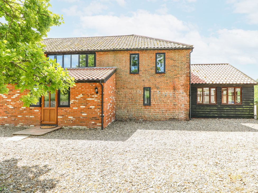 Lakeside Barn - Norfolk - 1175842 - thumbnail photo 4