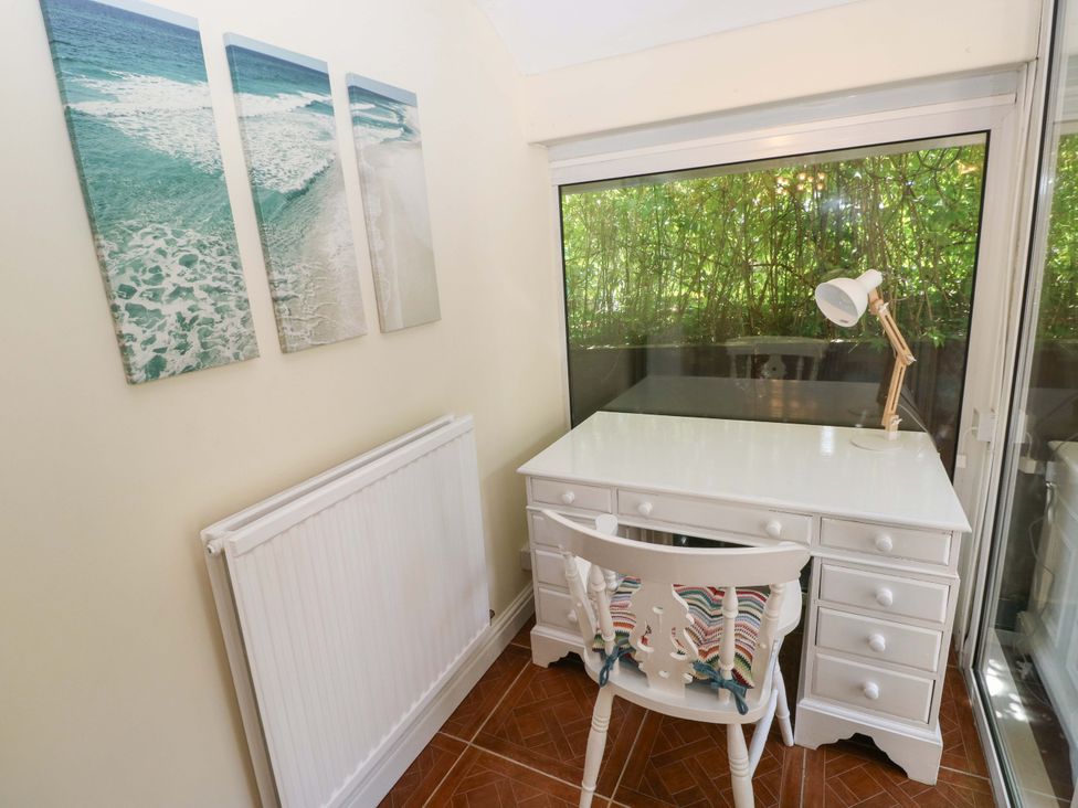 An office with a desk and chair at 170 Langland Road in Mumbles