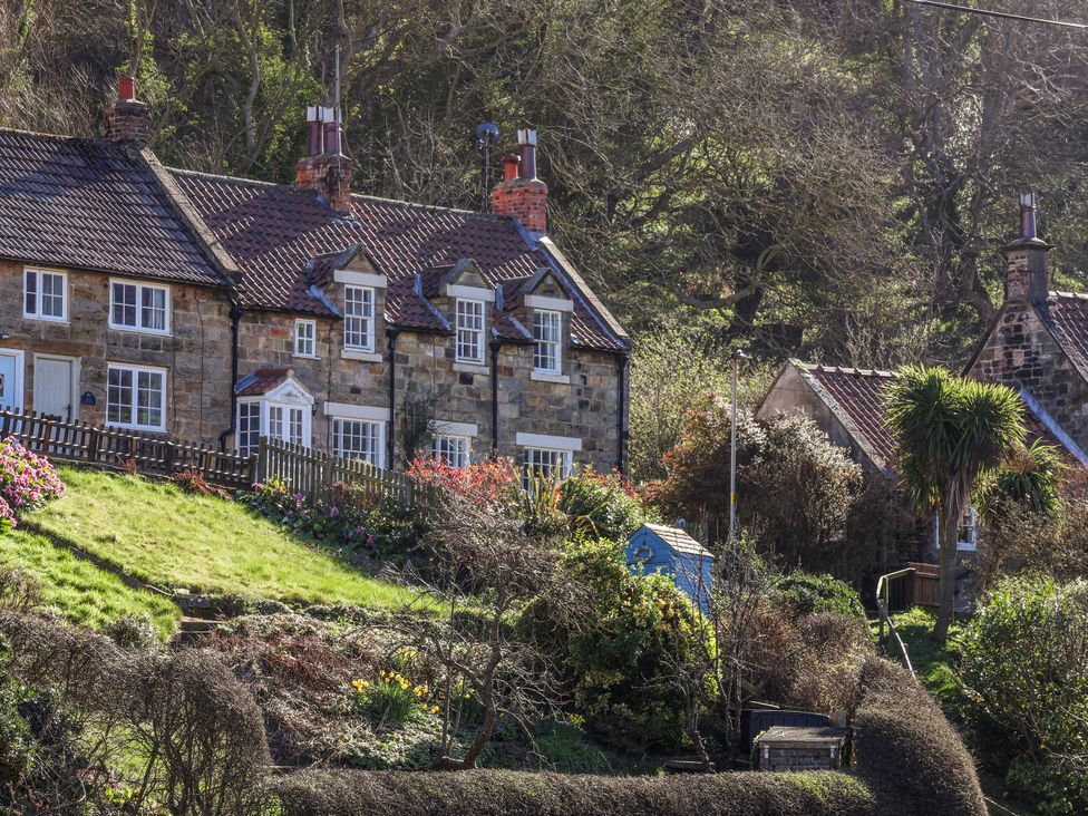 Cottages with garden and flowers at Rigg Cottage, Mount Pleasant in Sandsend