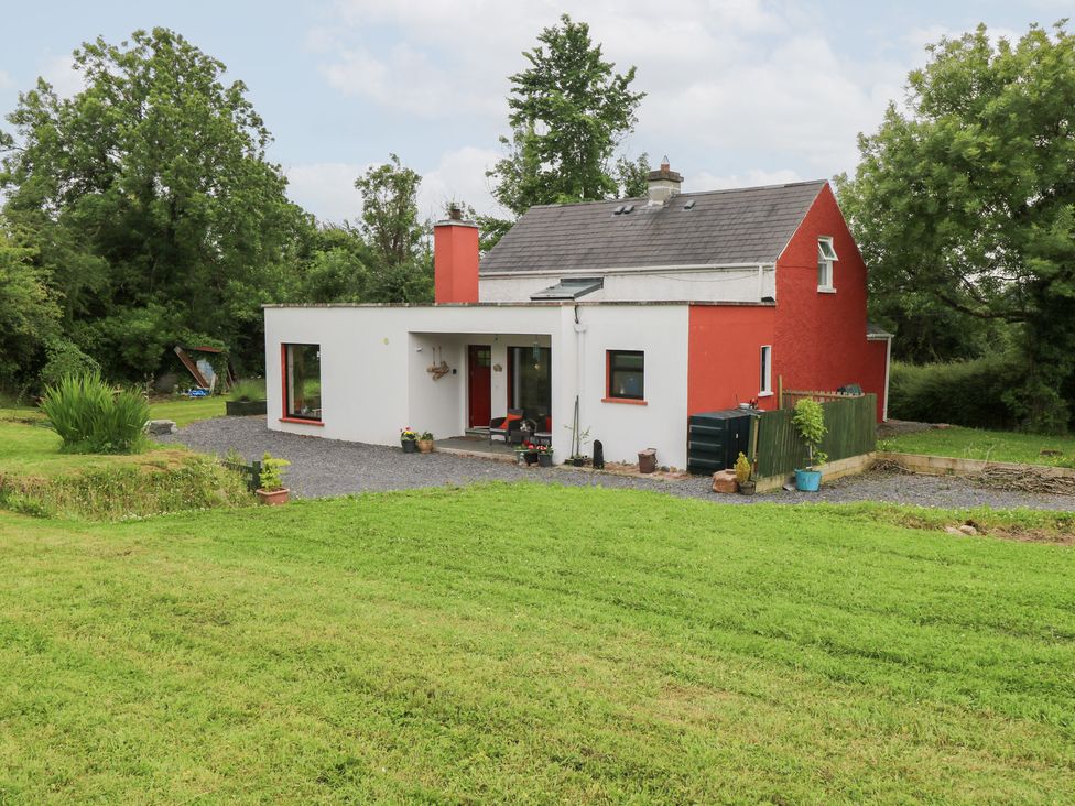 A house with garden and lawn at Huath in Carrick on Shannon