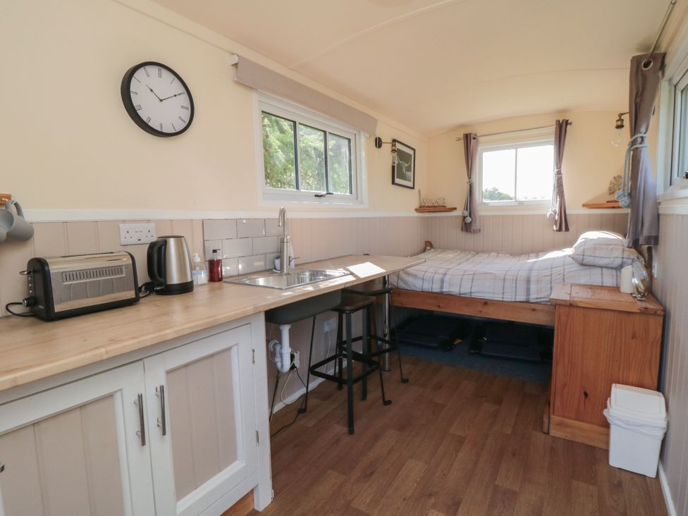 Woodpeckers Shepherds hut - North Yorkshire (incl. Whitby) - 1176594 - thumbnail photo 3