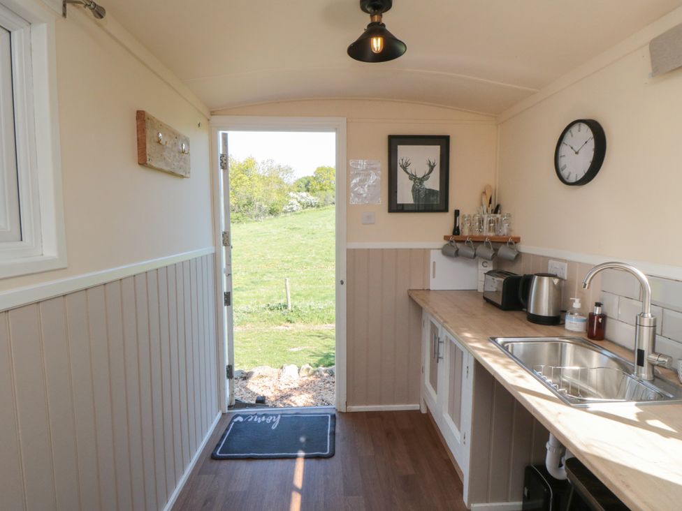 Woodpeckers Shepherds hut - North Yorkshire (incl. Whitby) - 1176594 - thumbnail photo 6