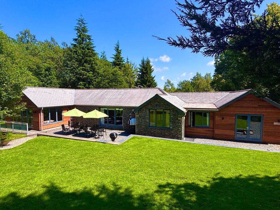 A house with a patio and outdoor seating at Bracken Ground in Coniston