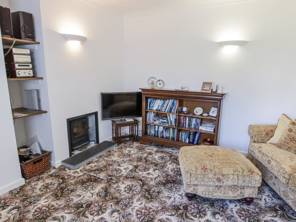 No.1 Vanderhoof Way - South Wales - 1177266 - thumbnail photo 11