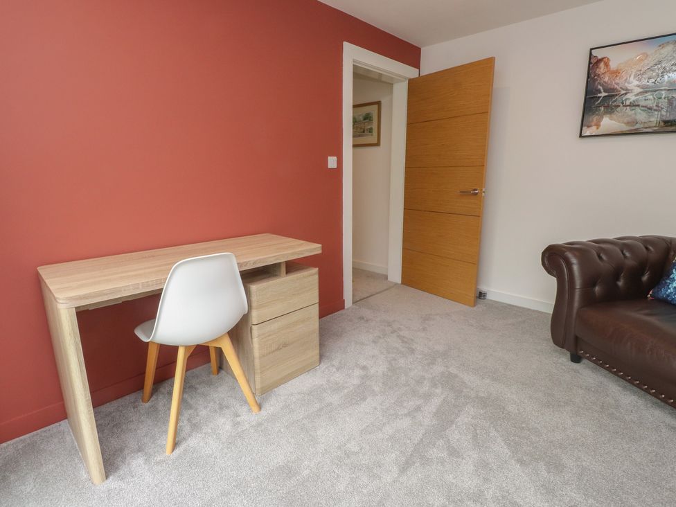 An office with a desk and chair at 70 Deganwy Road in Deganwy