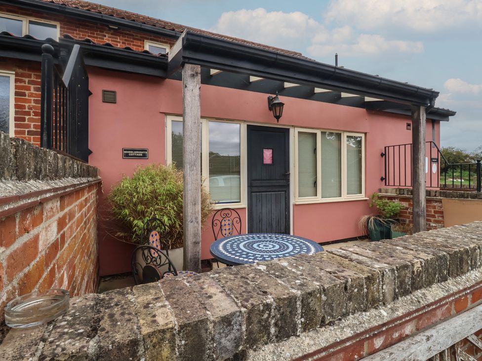 Wheelwright's Cottage - Suffolk & Essex - 1177413 - thumbnail photo 2