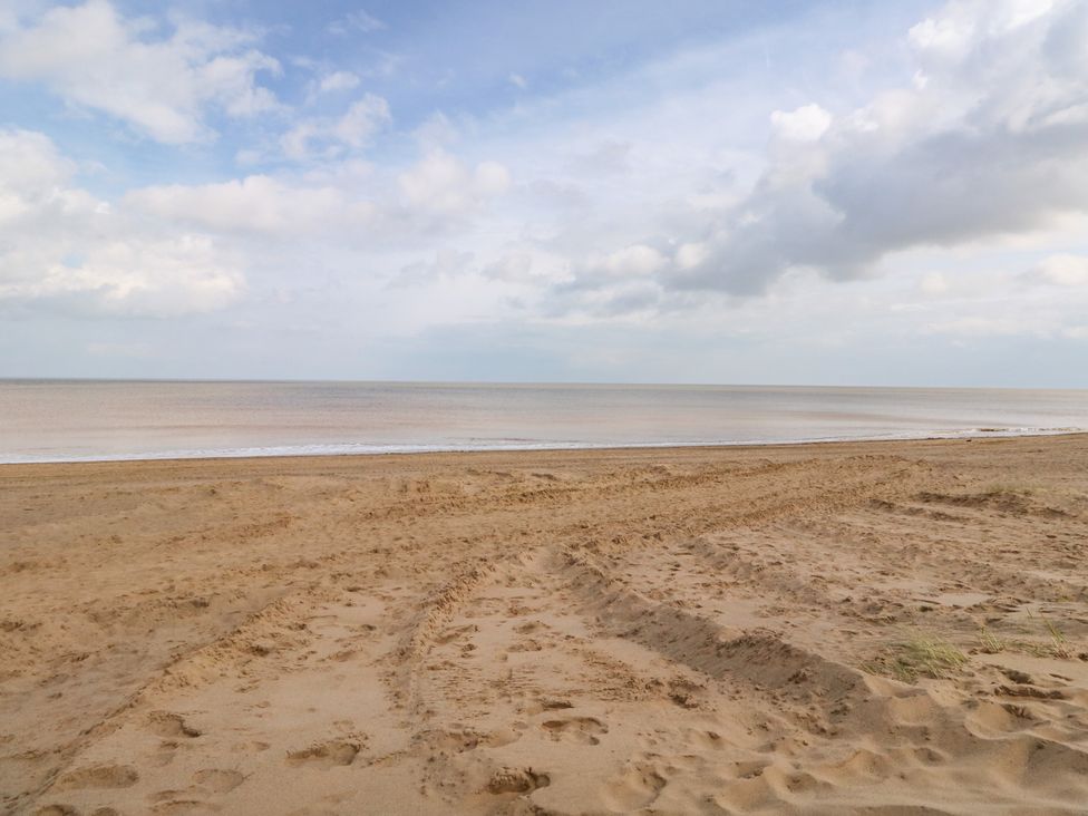 Sandy Toes - Lincolnshire - 1177694 - thumbnail photo 43