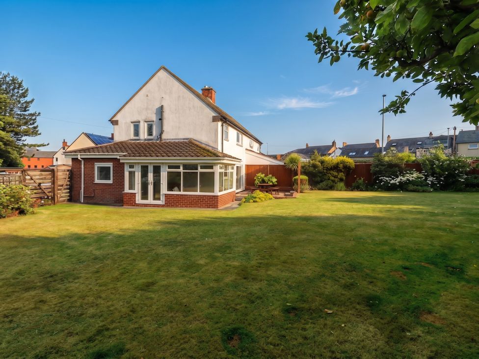 A house with a garden at Bari House in Seahouses