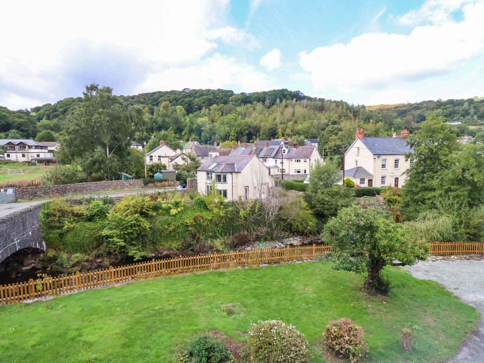 A view of houses and a bridge in Glyn Ceiriog, near Chirk
