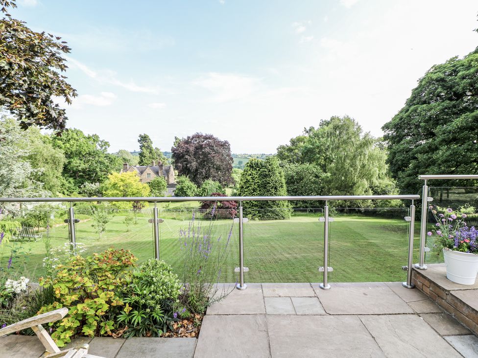 A garden view with grass and plants at The View @ Orchard View in Hognaston