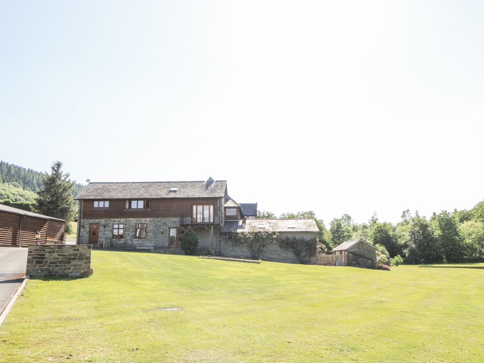 A house with a large lawn at Stud Farm House Bleddfa near Knighton