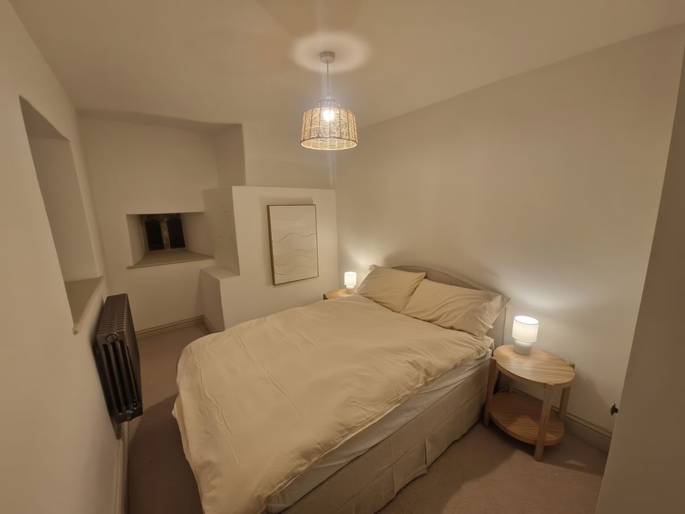A bedroom with a bed and bedside tables at 46 North Street Stoke-Sub-Hamdon Somerset