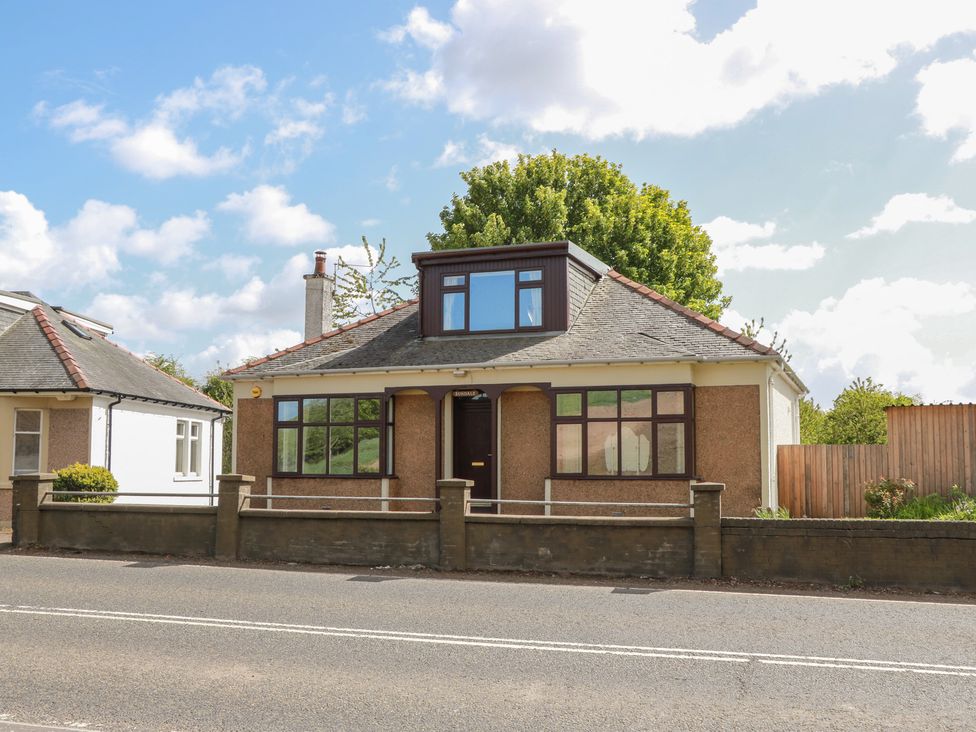 A house with windows and a door at Sundale in Strathaven