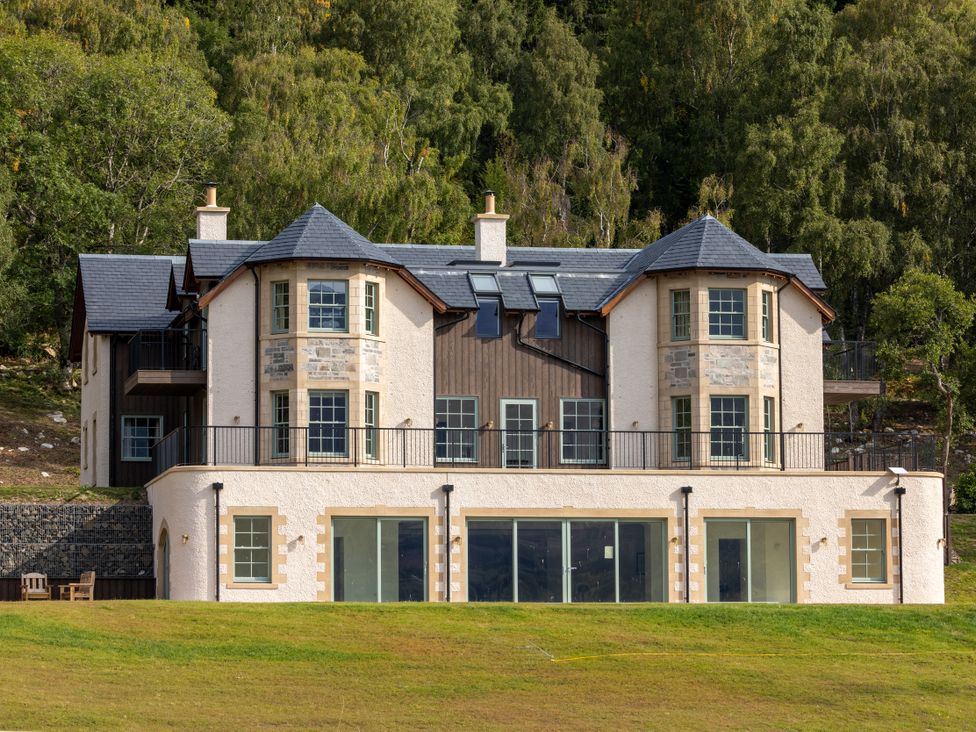 A house with multiple windows and balcony at Schiehallion House, Pitlochry