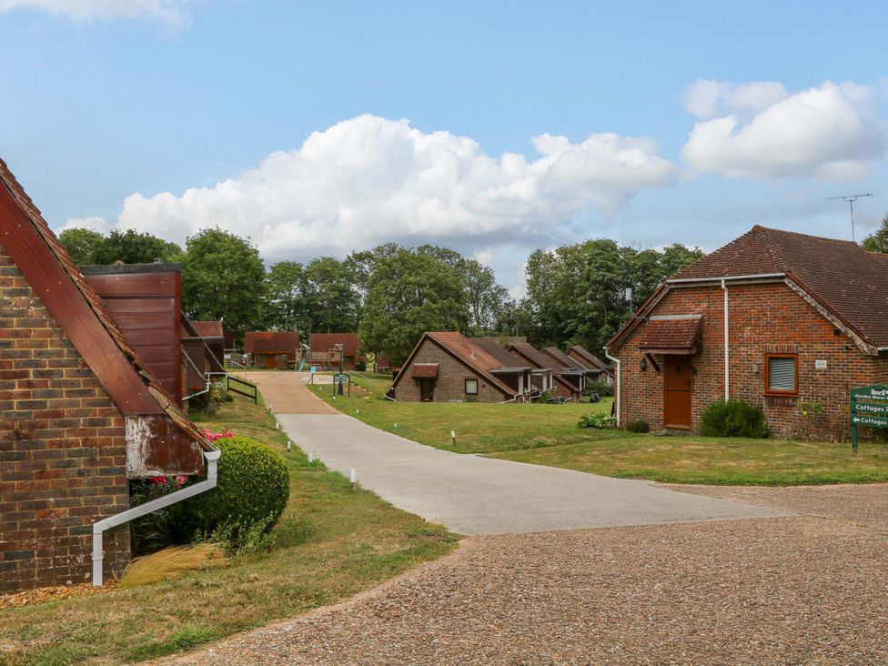 A view of cottages along a road at Daisy Cottage in Pevensey