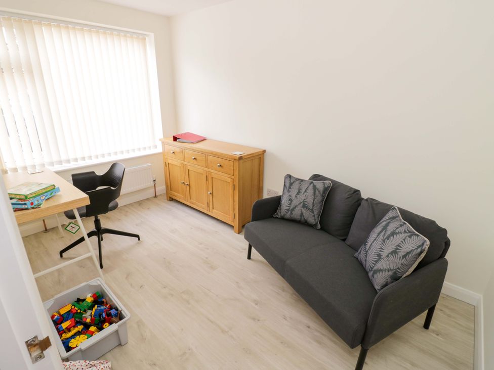 An office with a desk and chairs at 22 Old Chapel Close Kidlington