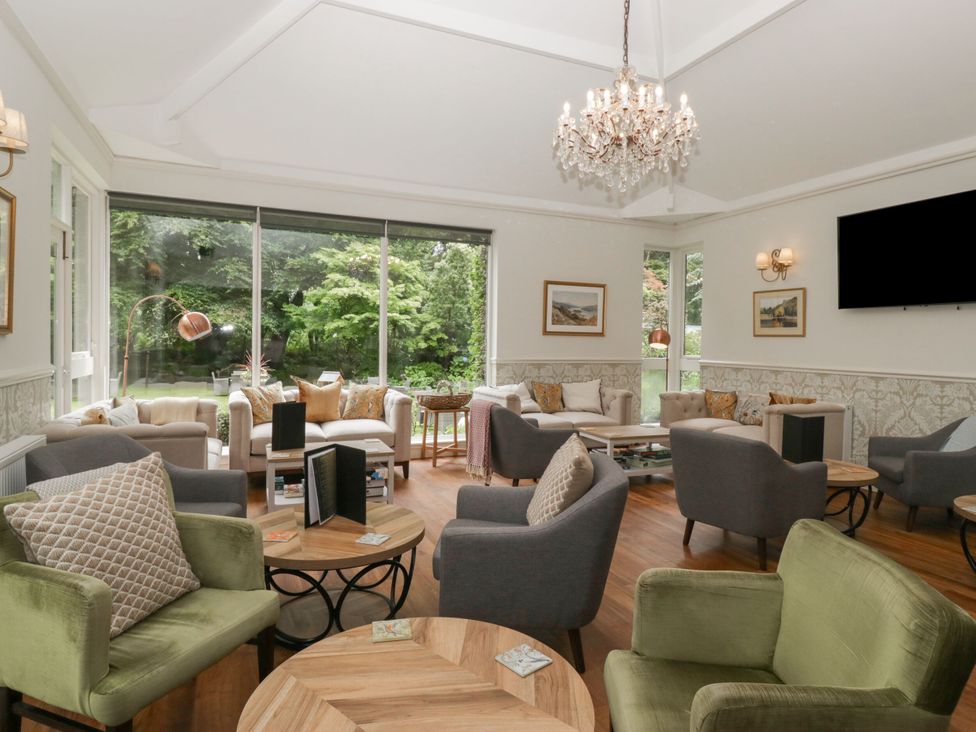 A snug with seating and a coffee table at Shelley in Ambleside