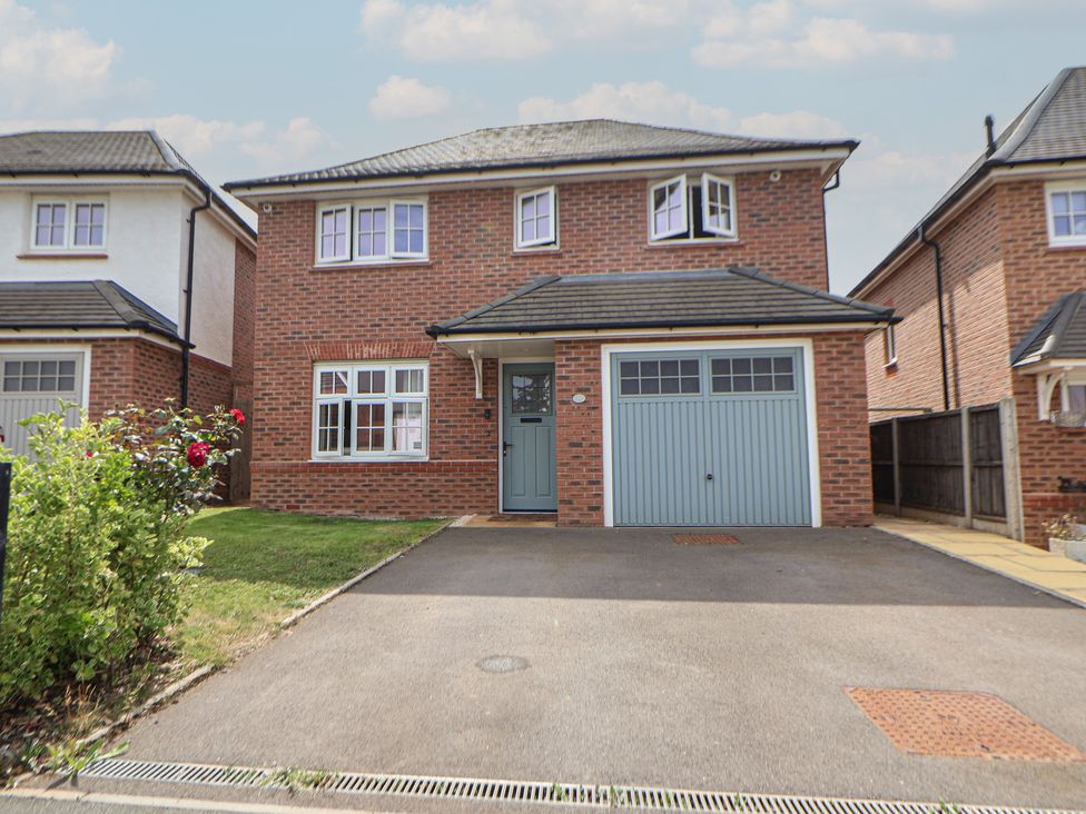 A house with a garage at 29 Ernest Dawes Avenue Priorslee near Telford