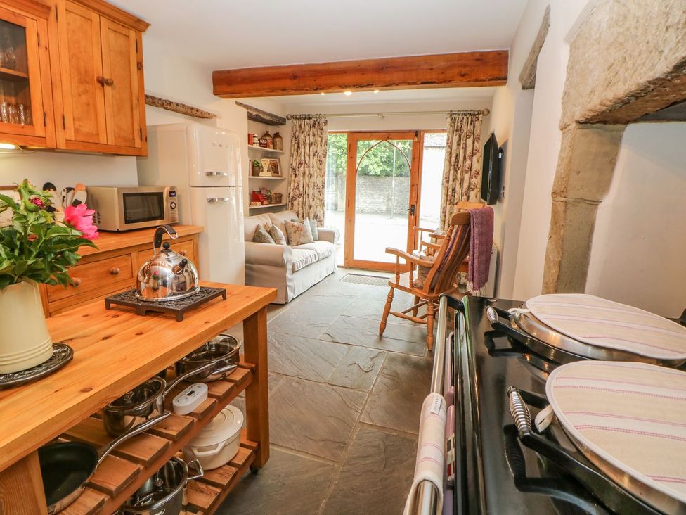 A kitchen with a seating area at Billy Whiskey's in Tideswell