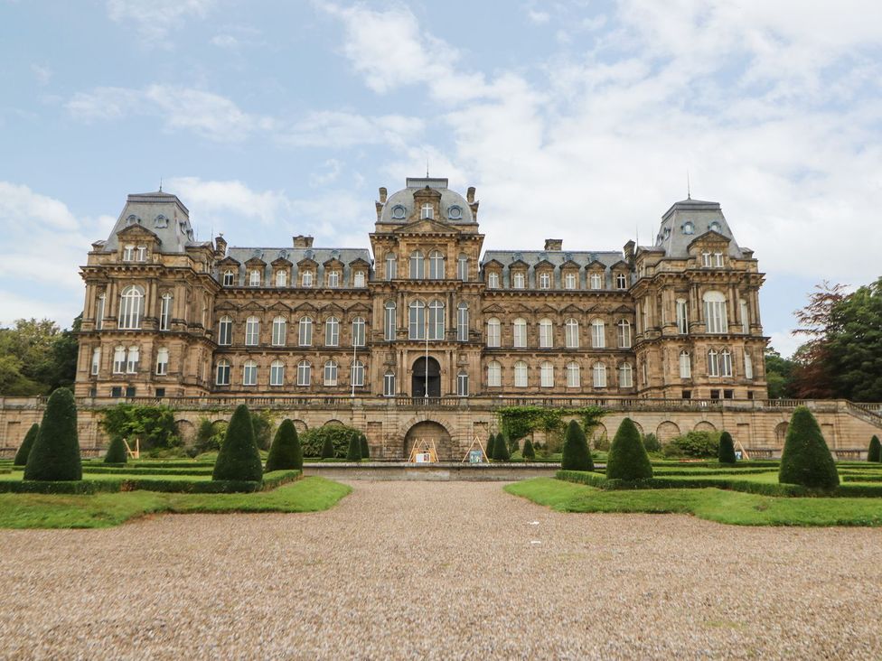 A building with multiple windows and a central door at 17C King Street Barnard Castle