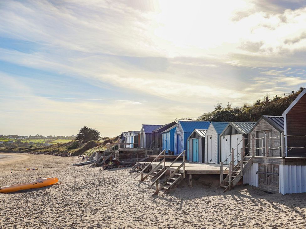 Beach huts along the shore at Ceiriad - 9 Ty'n Don near Llanengan