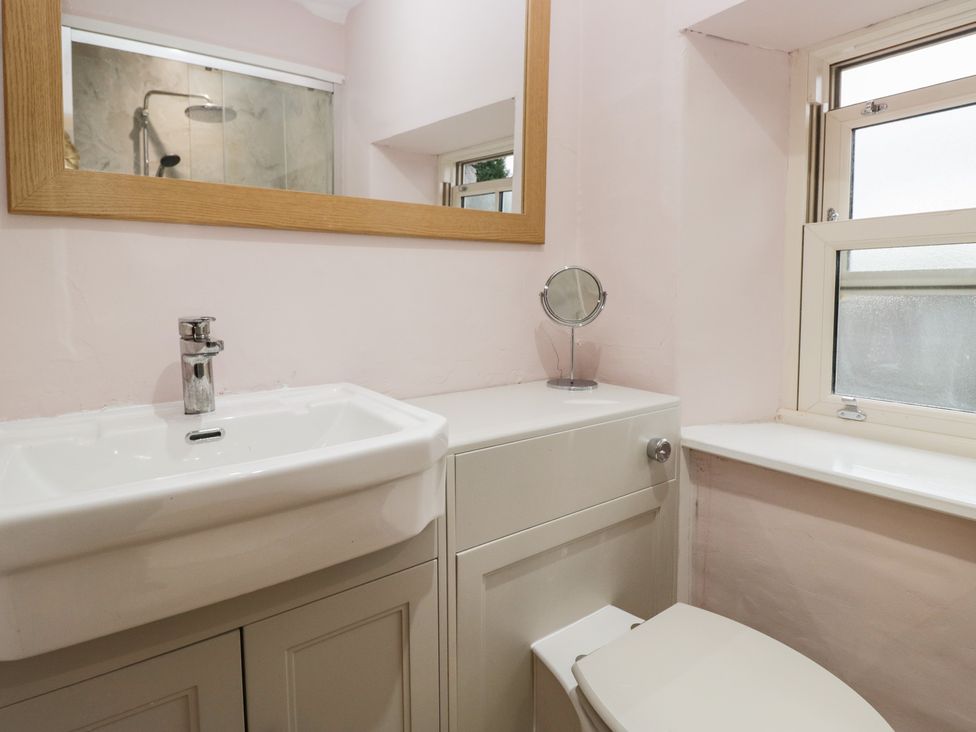A bathroom with sink and toilet at Park View in Ambleside