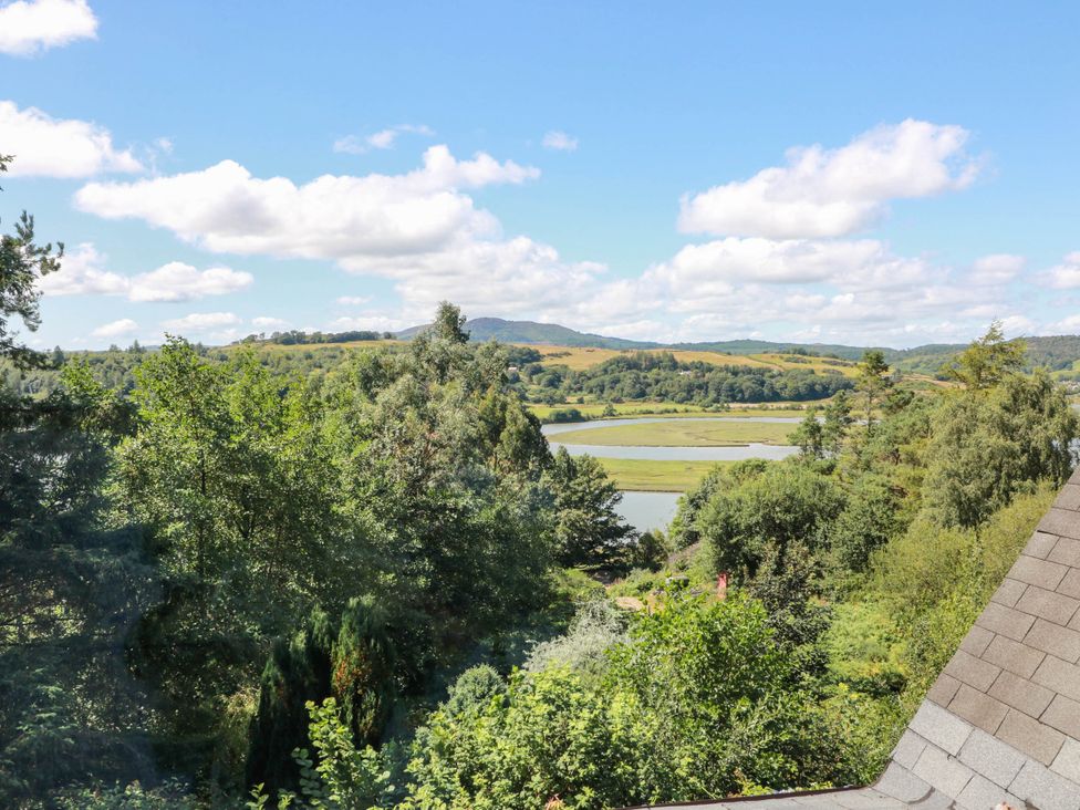 A view of trees and a river at Deer’s Leap