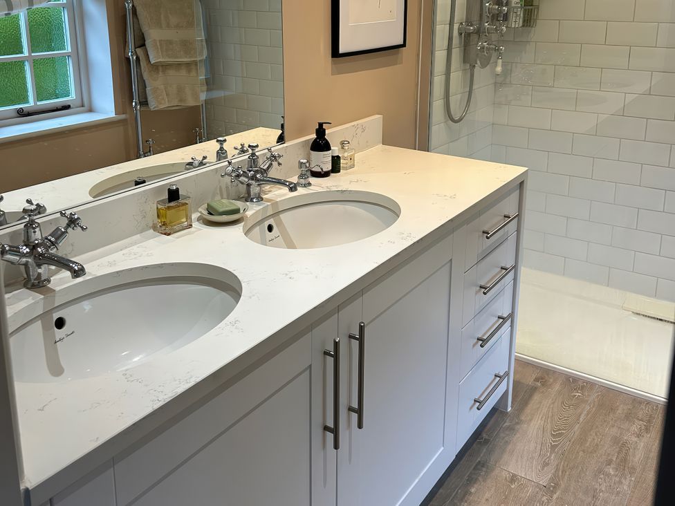 Riverside Cottage - Somerset & Wiltshire - 1184493 - thumbnail photo 24