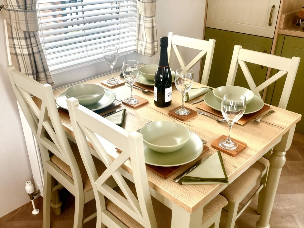 Aberdunant Hall Holiday Park - Holiday Accommodation 21962 - North Wales - 1188345 - thumbnail photo 2