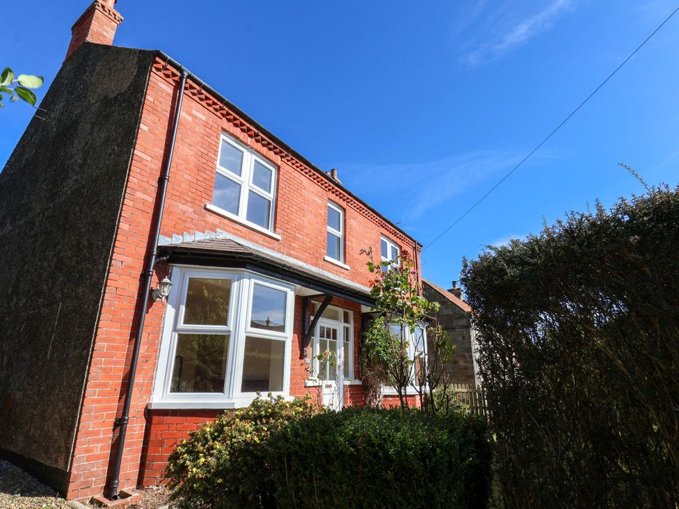 A house with windows and door at 22 The Lane Saltburn-by-the-Sea