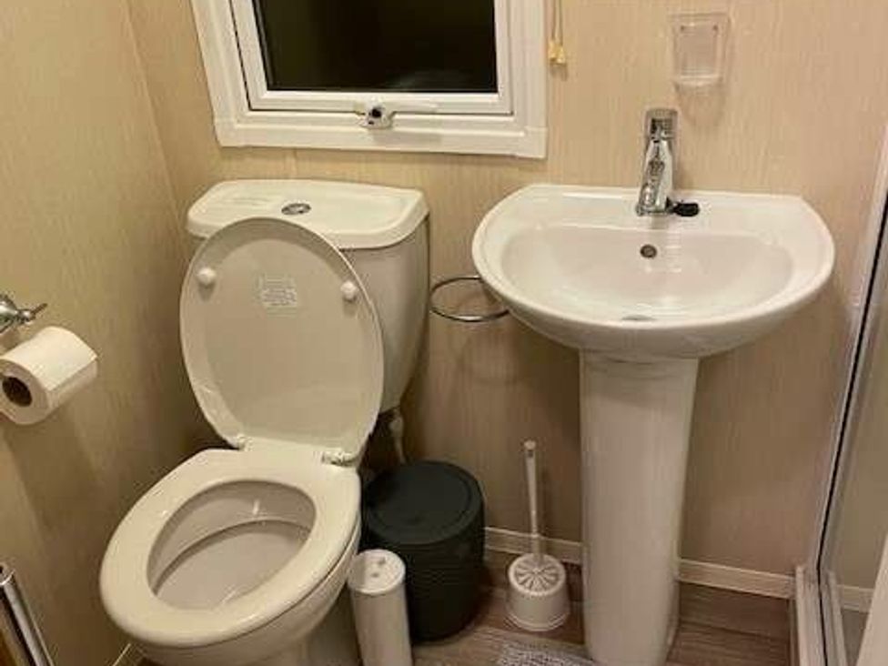 Brynowen Holiday Park - Holiday Accommodation 22432 - Mid Wales - 1189688 - thumbnail photo 9