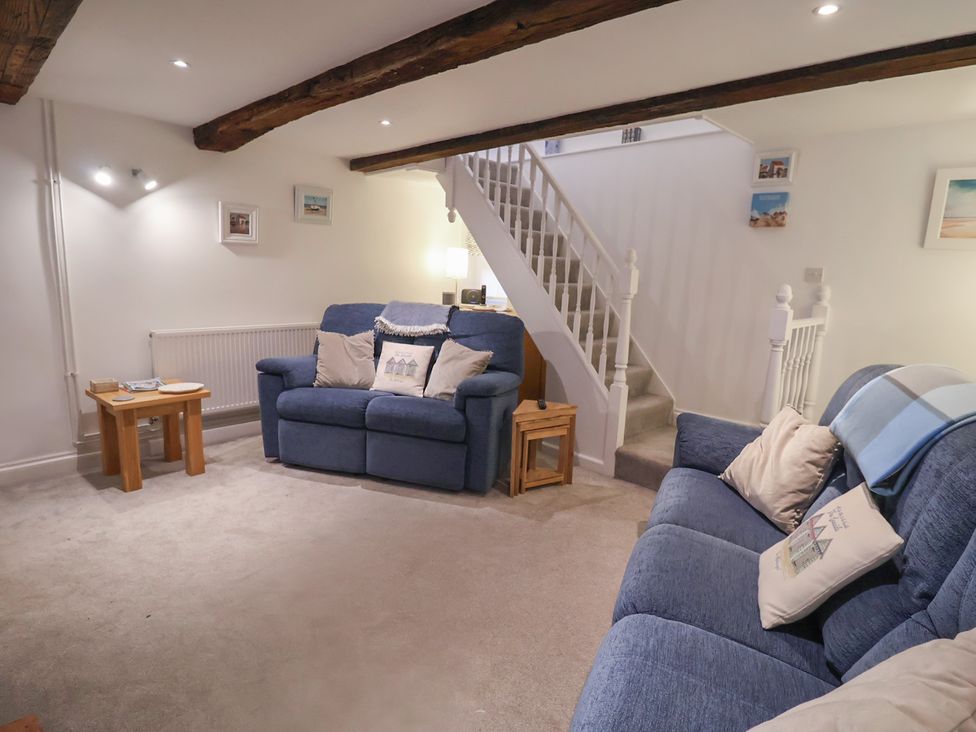 A living room with sofas and a coffee table at Nutshell in Aldeburgh