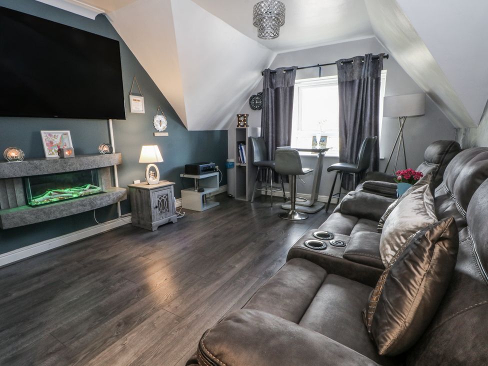 24 Wilmslow Court -  - 1189998 - thumbnail photo 2