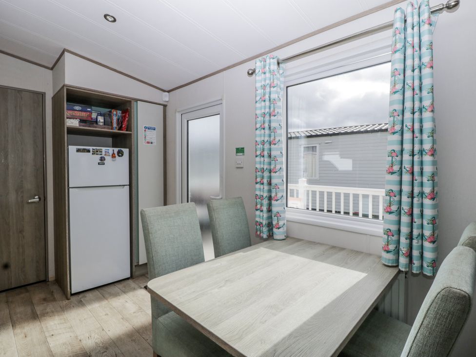 Caravan - 2 Bayside - Somerset & Wiltshire - 1190006 - thumbnail photo 7