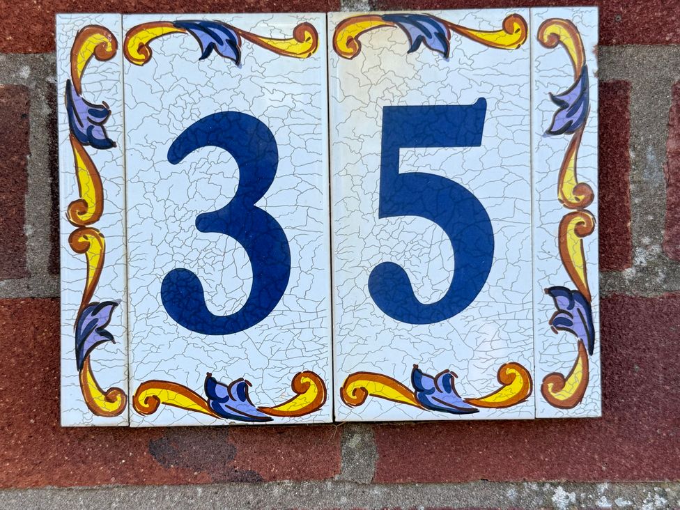 Beach Side Bungalow - Lake District - 1190362 - thumbnail photo 2