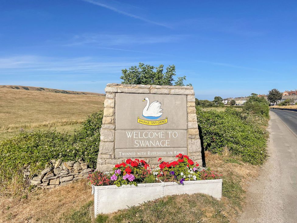 A welcome sign at the entrance to Swanage