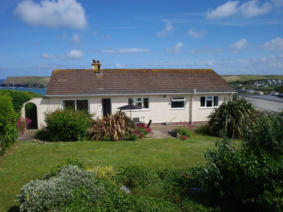 A house with patio and garden at Badgers Cliff in Polzeath