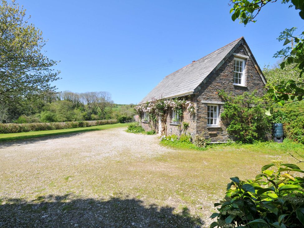 A house with a garden and driveway at Copper Mine Cottage, Trelill near Port Isaac