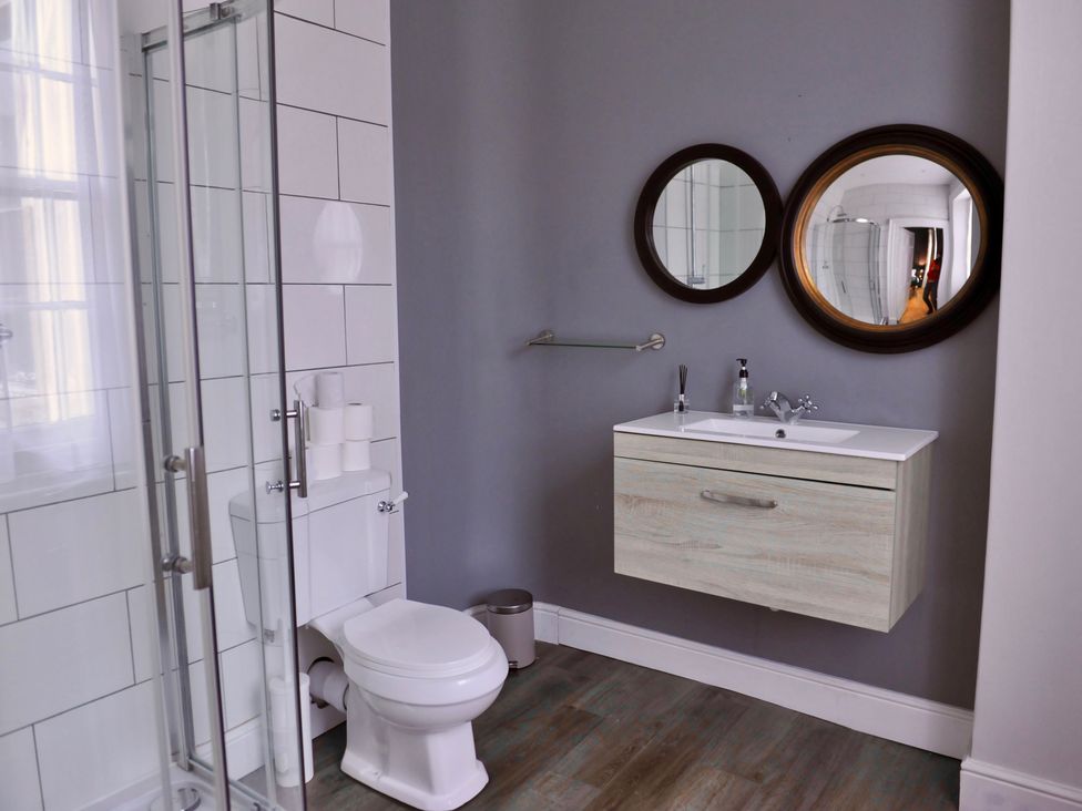 A bathroom with a sink and toilet at ASH HOUSE in Wincanton