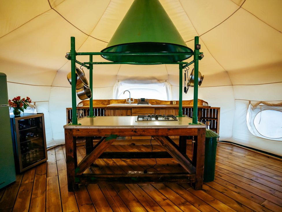 Luxury Glamping Retreat - Kent & Sussex - 1190850 - thumbnail photo 12