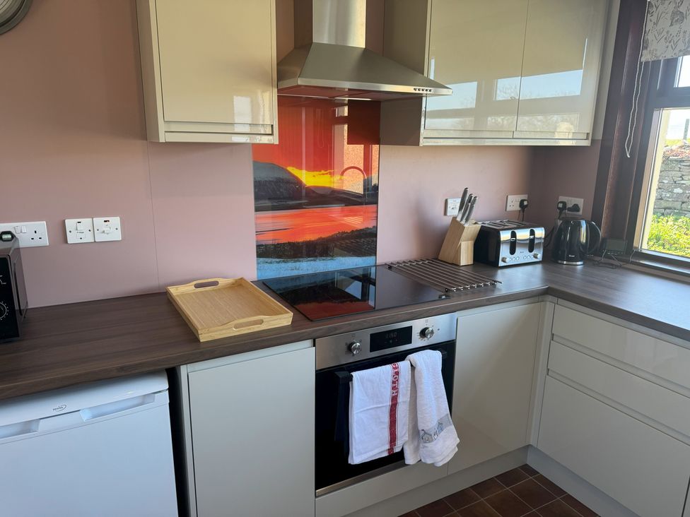 A kitchen with oven and kettle at Withi-Gill 