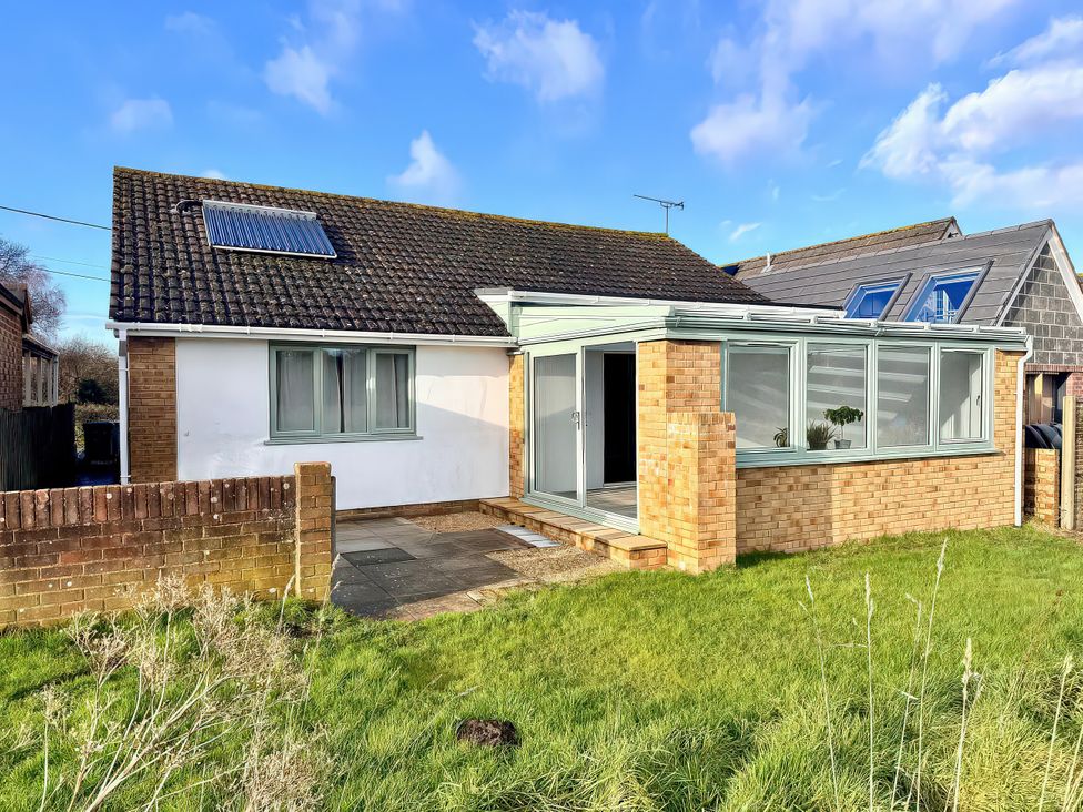 A house with a garden at 10 Solent View Southampton