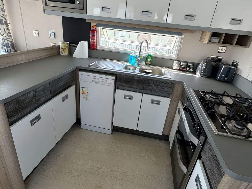 Lighthouse Lodge - Lincolnshire - 1191025 - thumbnail photo 10