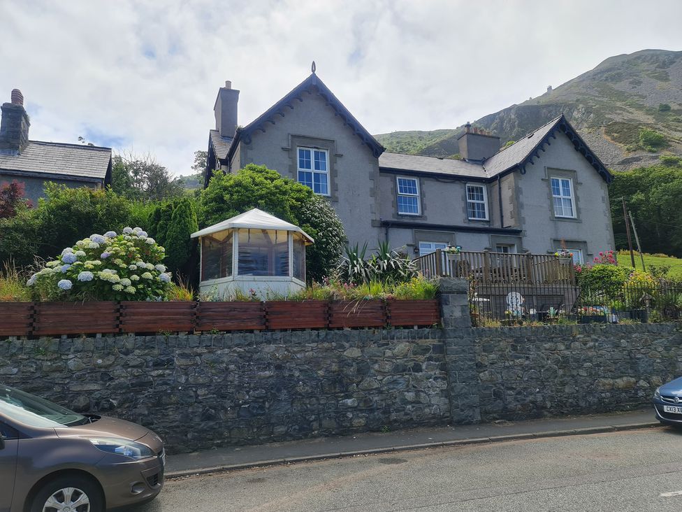 A house with garden and gazebo at Sea View Escape Penmaenmawr
