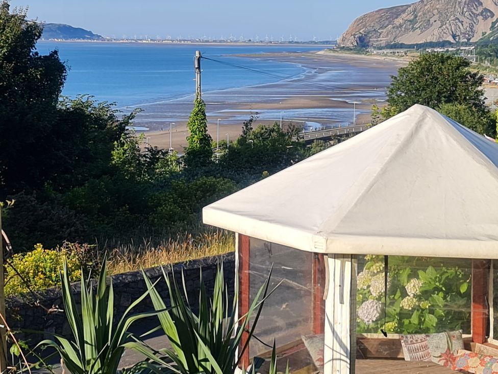 A gazebo overlooking the sea at Sea View Escape in Penmaenmawr