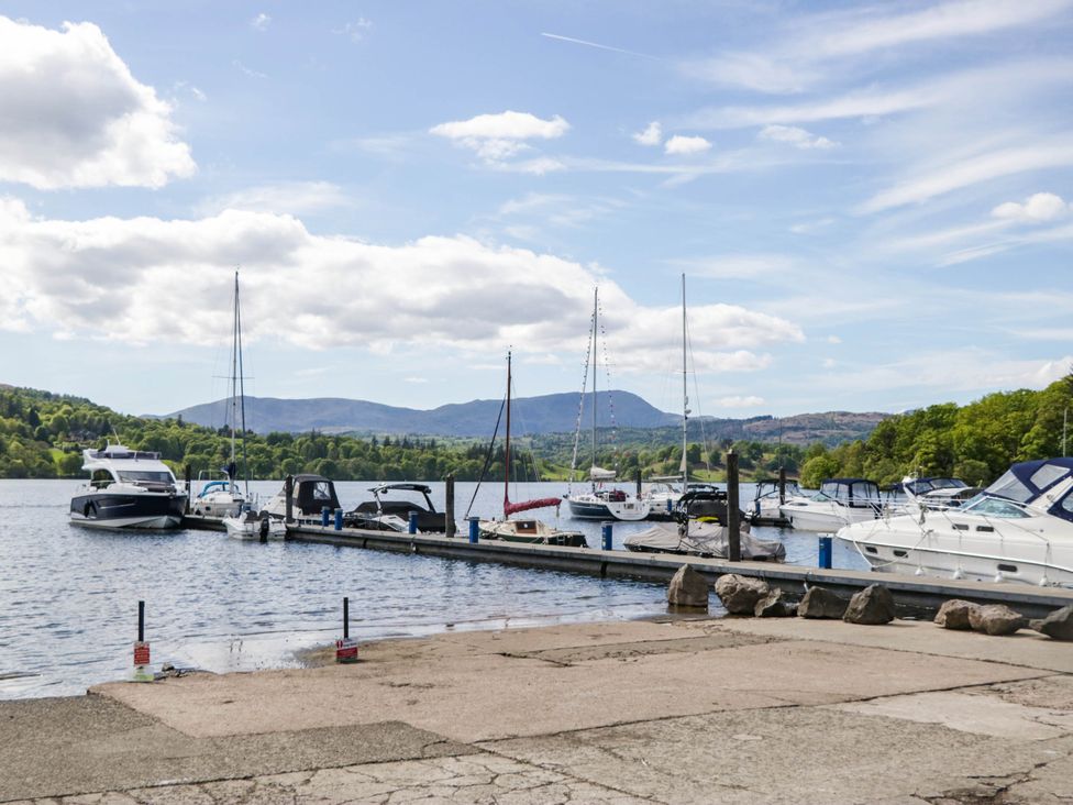 A marina with boats at Terabitha Lodge in Troutbeck