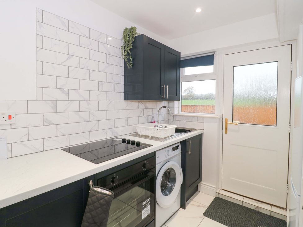 2 Stroud Bungalows - Dorset - 1191375 - thumbnail photo 7